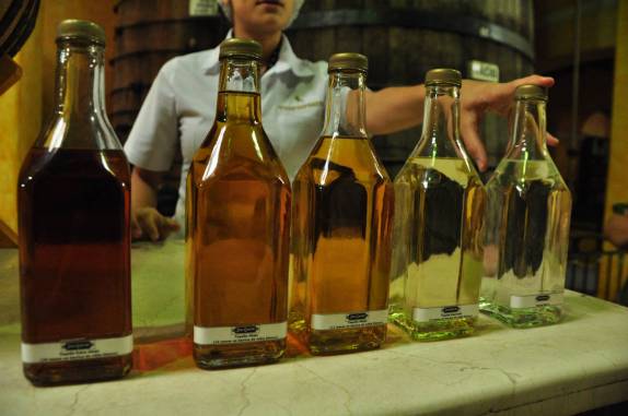 Degustação de tequila durante visita à fábrica da José Cuervo, na cidade de Tequila, no México